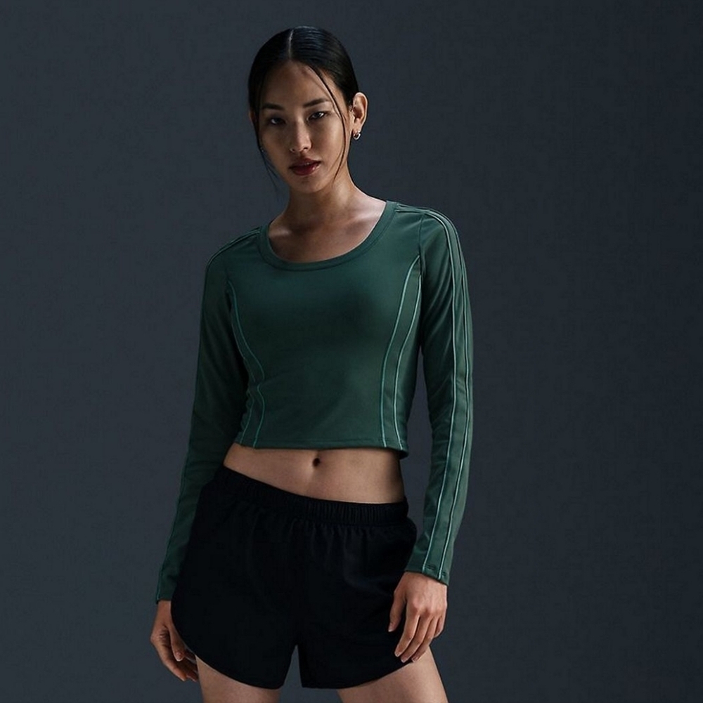 Nike Women's Dark Green Long-Sleeve Crop Top Size Medium